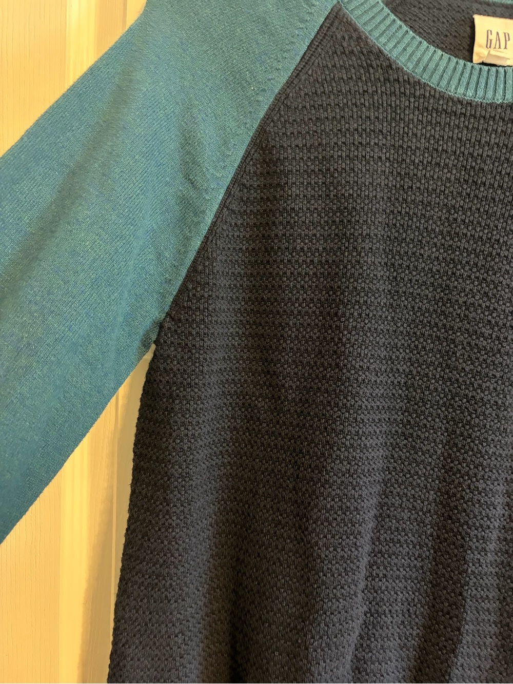 GAP Women's Medium Colorblock Raglan Sweater Navy Blue Teal Textured Crewneck M - Picture 3 of 5